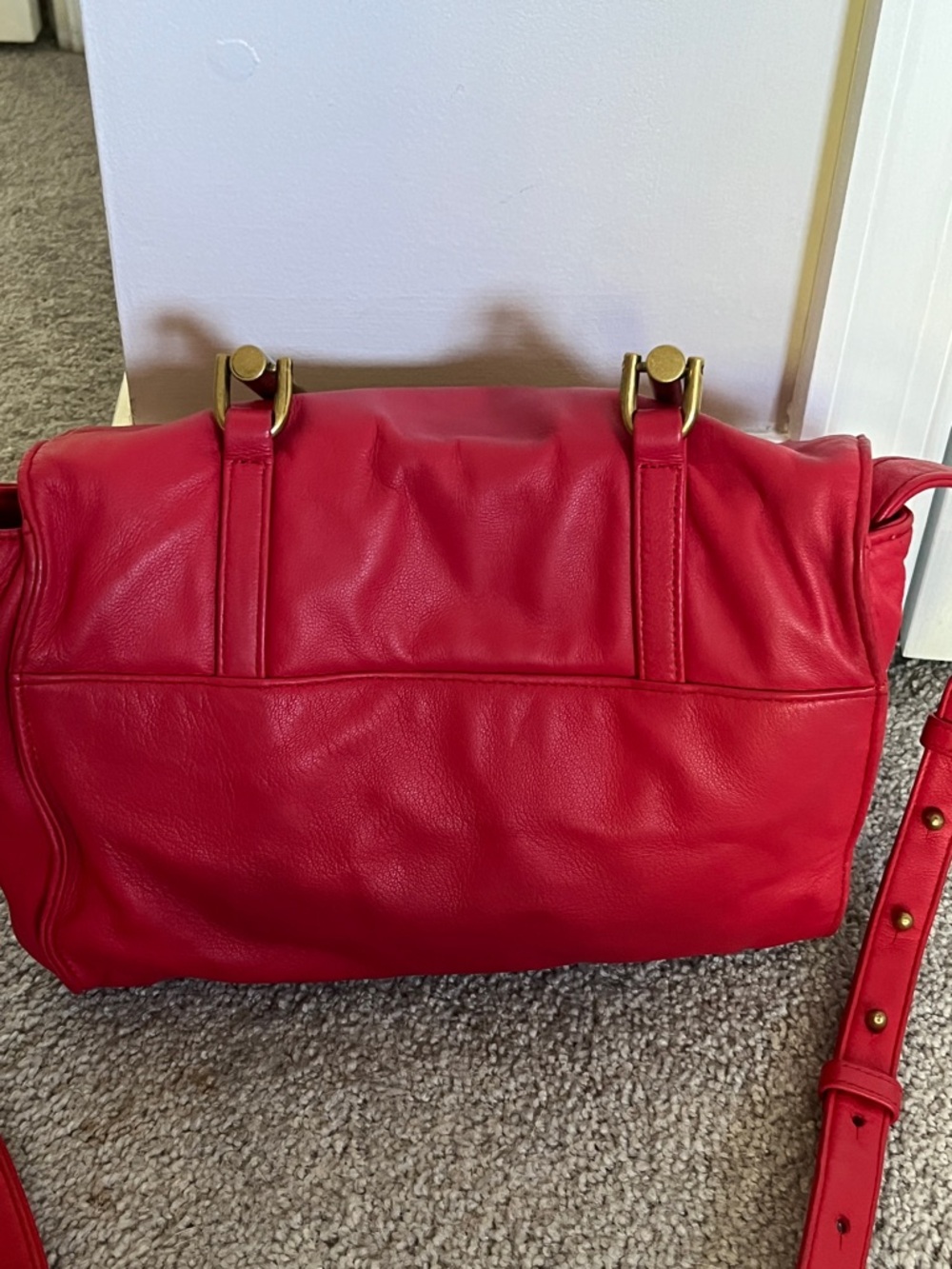 Sarah Jessica Parker SKP Red Leather crossbody Bag with Gold Hardware - Picture 8 of 9
